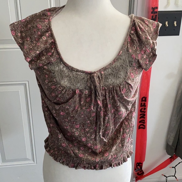 Flower top💜 - Picture 2 of 6